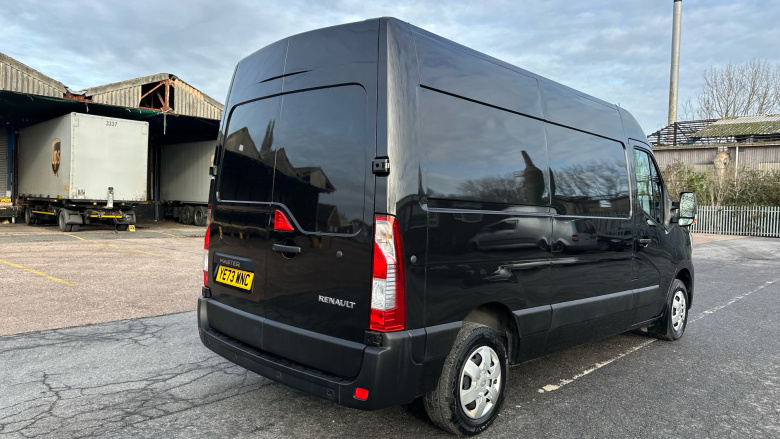 Renault Master Mwb Diesel Fwd MM35 Blue dCi 135 Advance Medium Roof Van